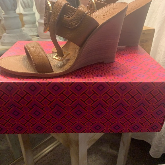 NEVER WORN!!! - Picture 3 of 3